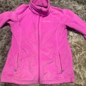 I'm selling my Columbia jacket, size Medium, color : hot pink